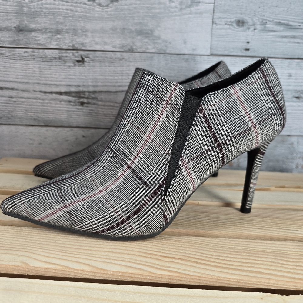 Le Chateau Plaid Slip On Ankle Boots Womens Size 39 - Picture 3 of 15